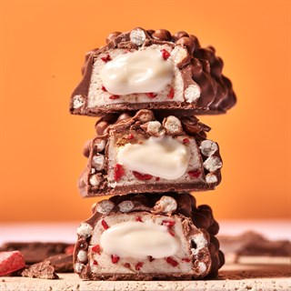 Creamy Core Protein Bars 12 x 45g - Strawberry YoghurtAlternative Image1